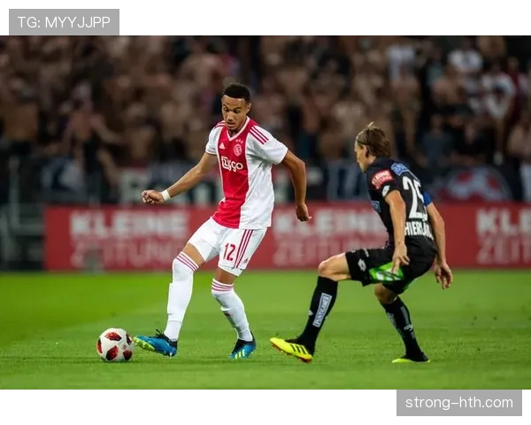 阿贾克斯阵容深度解析：青春风暴与老将压阵共筑竞争力新高度