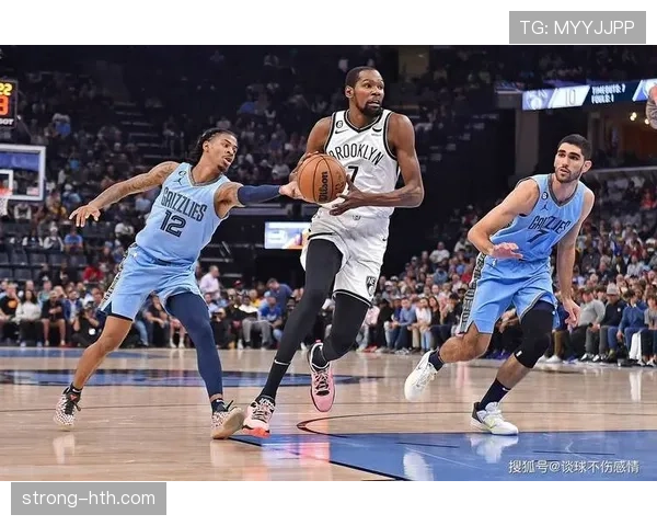 班恩挡拆配合莫兰特拉开空间比上季更倚重无球三分